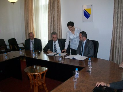 Picture for Šarović i Lener potpisali Protokol o saradnji malih i srednjih preduzeća